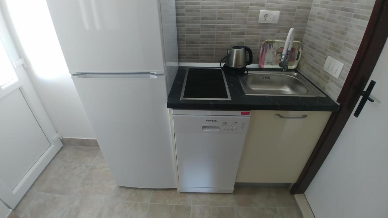 Apartments Marija Bajto Nečujam Eksteriør bilde