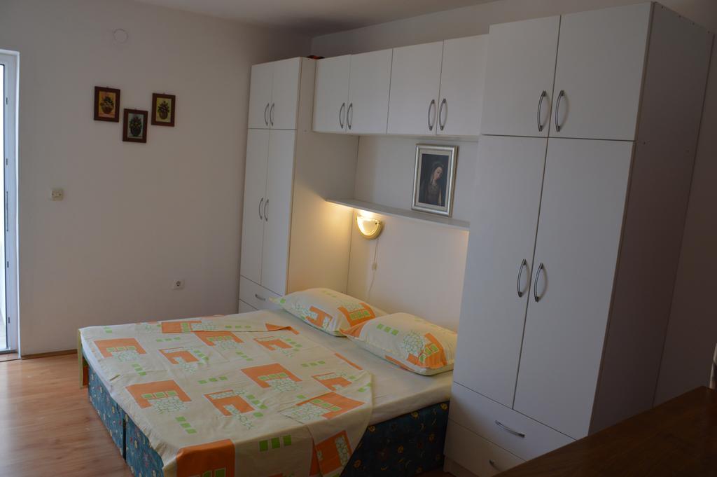 Apartments Marija Bajto Nečujam Eksteriør bilde