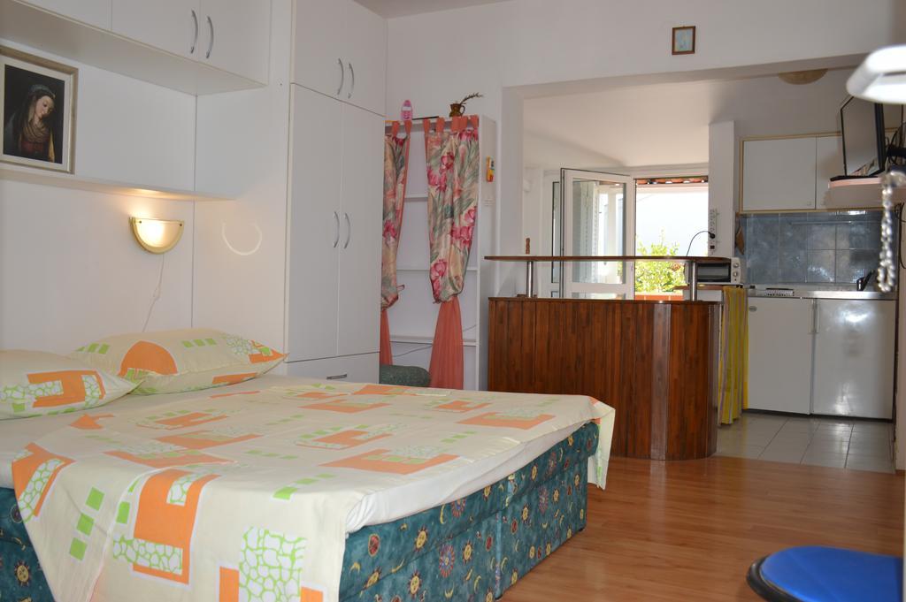 Apartments Marija Bajto Nečujam Eksteriør bilde