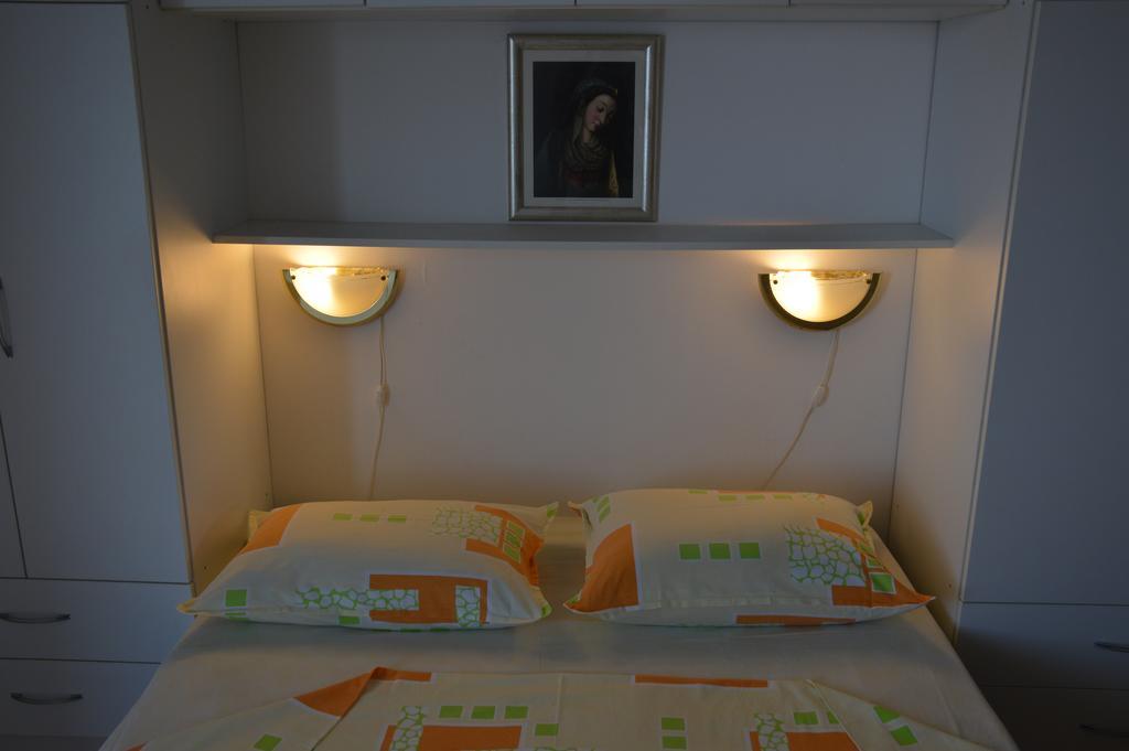 Apartments Marija Bajto Nečujam Eksteriør bilde